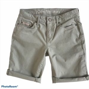 Calvin Klein Bermuda Walking Shorts Size 4